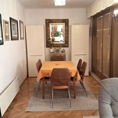 Bizzbuzz Apartman *